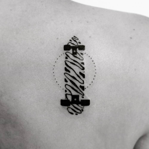 Skateboard Tattoo – Significato e 30 incredibili ispirazioni!