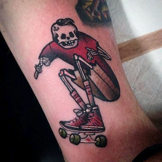 Skateboard Tattoo – Significato e 30 incredibili ispirazioni!