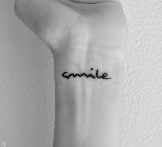 Tatuaggio da polso femminile - 75 idee super belle da amare!