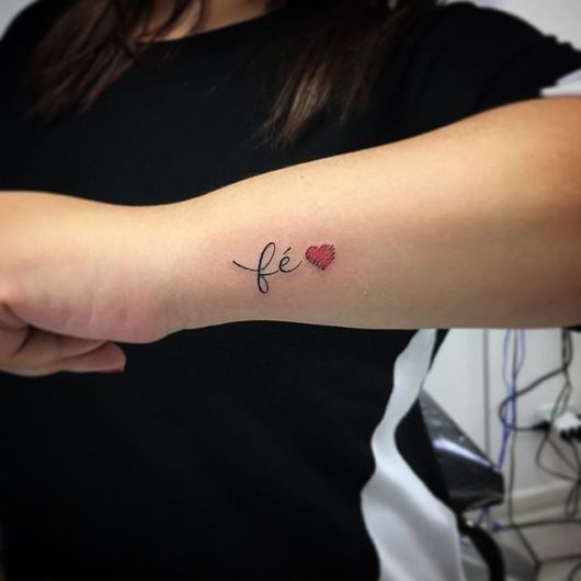 Tatuaggio da polso femminile - 75 idee super belle da amare!