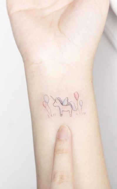 Tatuaggio da polso femminile - 75 idee super belle da amare!