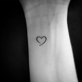 Tatuaggio da polso femminile - 75 idee super belle da amare!