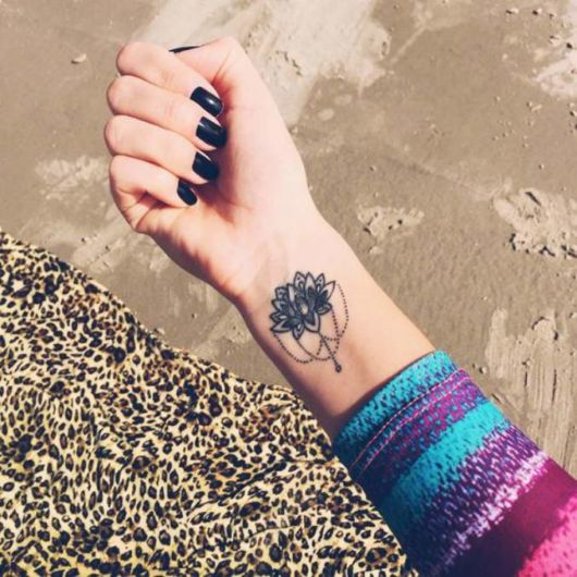 Female Wrist Tattoo – 75 Super Beautiful Ideas for You to Love!