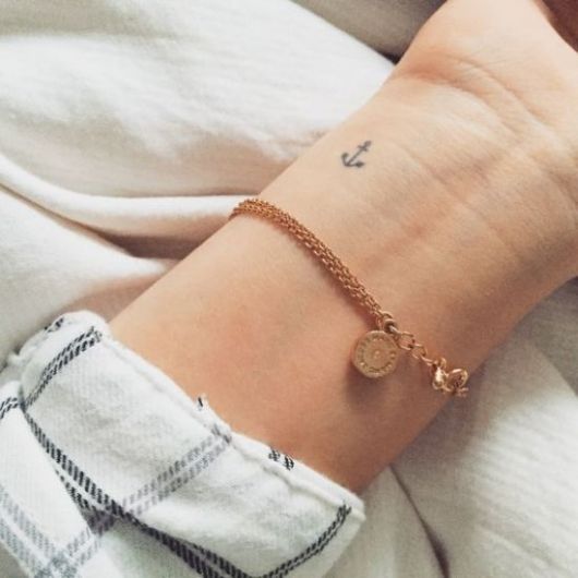 Female Wrist Tattoo – 75 Super Beautiful Ideas for You to Love!