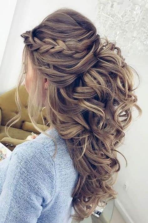 Coiffure chic – 20 idées de cheveux élégantes et luxueuses !