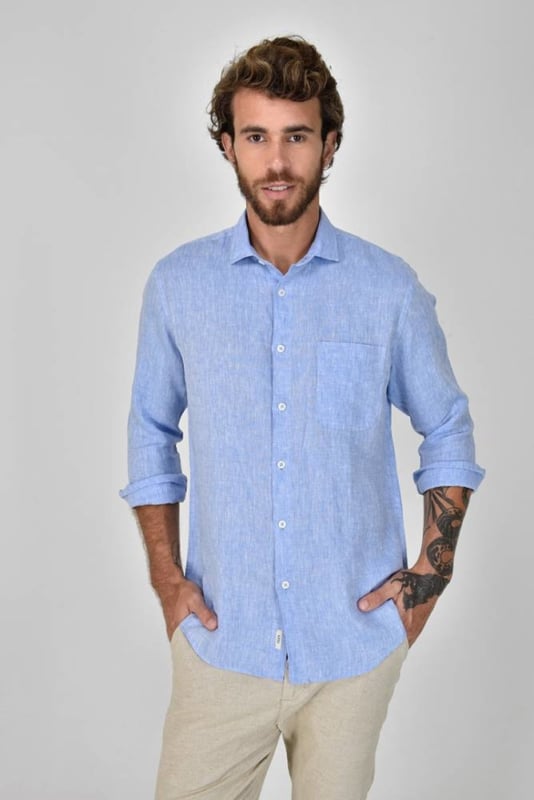 Chemise en lin pour homme : +80 idées de tenues et où les acheter !