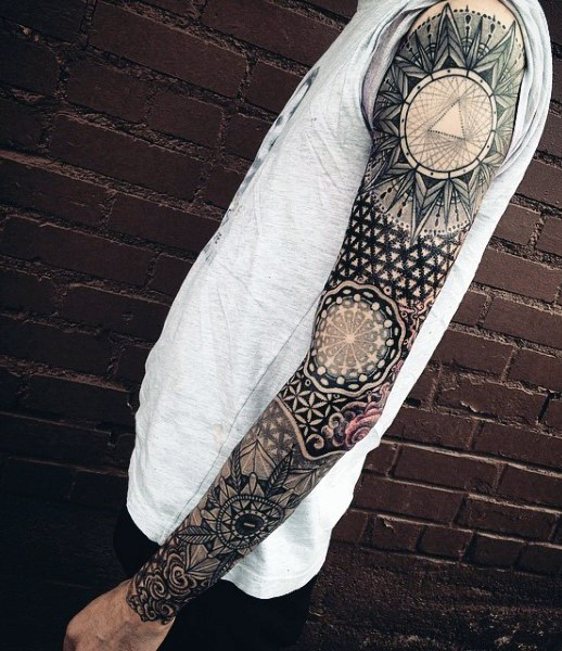 Geometric Tattoo: What is it? + 50 amazing ideas!