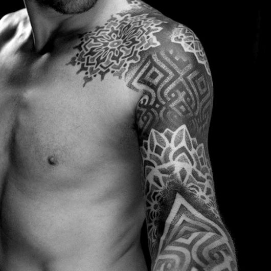 Tatuaggio geometrico: cos'è? + 50 fantastiche idee!