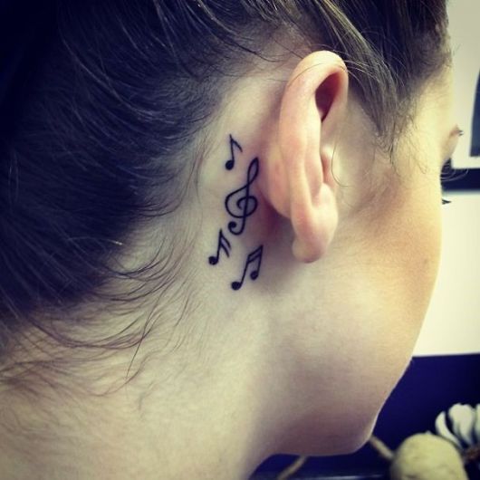 Tattoo Behind the Ear: 40+ Incredible Ideas to Get Inspired!