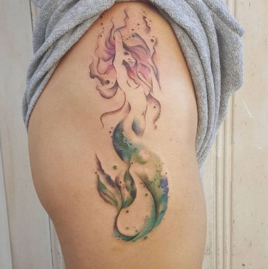 Tatuaggio sirena: significato e 40 idee incredibili per trarre ispirazione!