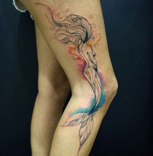 Tatuaggio sirena: significato e 40 idee incredibili per trarre ispirazione!