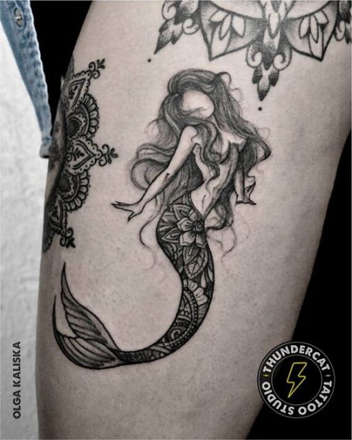 Tatuaggio sirena: significato e 40 idee incredibili per trarre ispirazione!