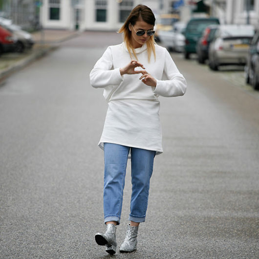 Stivali glitterati: tendenza forte con consigli su come indossarli