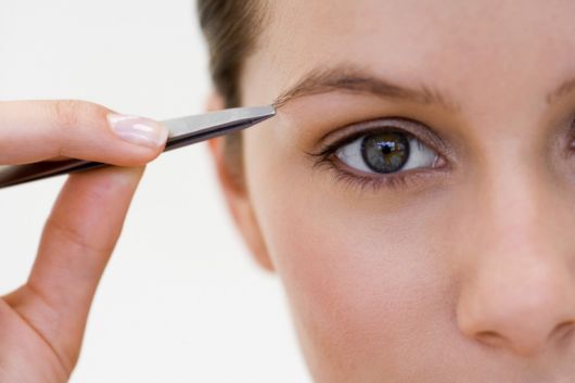 Sourcils fins : plein de bons conseils, soins et comment les épaissir !