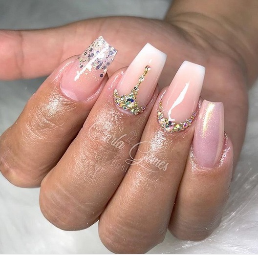 Acrylic Nails – What is it, Advantages and Disadvantages & How to Do It!