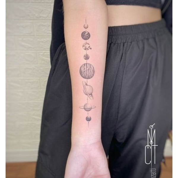 Tatuaggio del sistema solare: +40 incredibili tatuaggi per trarre ispirazione!