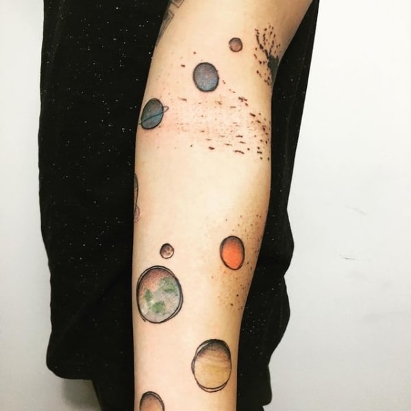 Tatuaggio del sistema solare: +40 incredibili tatuaggi per trarre ispirazione!