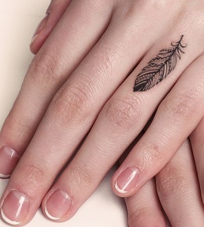 Delicate female tattoo: 85 design inspirations and regions to tattoo!