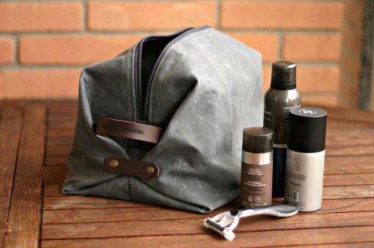 Tips for putting together a MEN'S NECESSAIRE