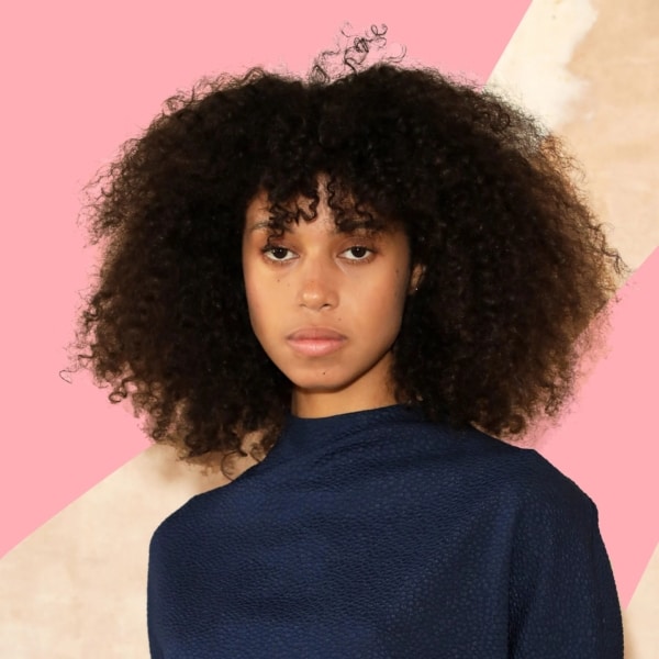 Afro Hair – 50 Inspirations de Coupes et Coiffures + Soin !