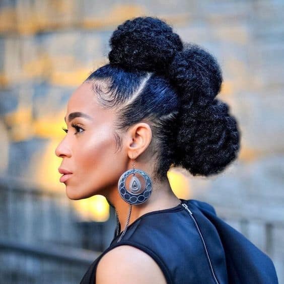 Afro Hair – 50 Inspirations de Coupes et Coiffures + Soin !