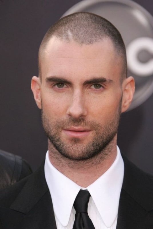 Shaved hair for men: who does it go with? Tips and photos!