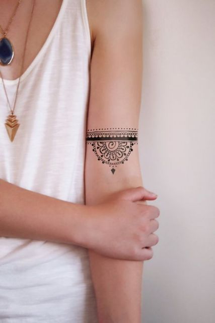 Female Bracelet Tattoo – 47 Beautiful Models for you to be Inspired!
