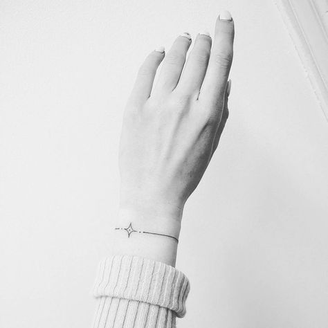 Tatouage de bracelet féminin - 47 beaux modèles pour vous inspirer!