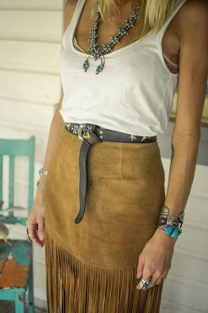 Brown suede skirt: Models, Tips and Looks of Divos!