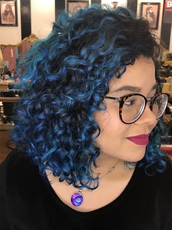 Cabello azul oscuro: ¡33 maravillosos tonos y consejos para teñir!
