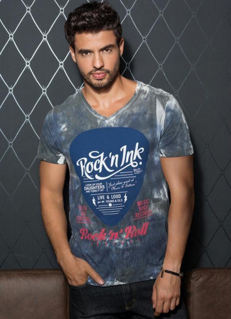 Camiseta de hombre: ¡Marcas famosas, modelos y más de 100 trucos de looks!