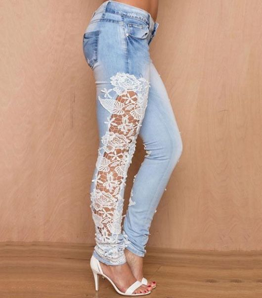 Jeans con pizzo: modelli, come indossarli e come realizzarli.