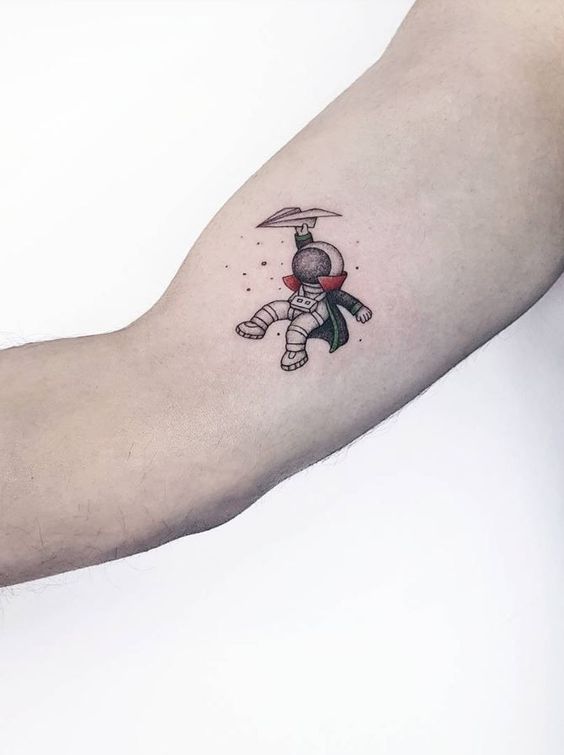 Tatuaje de astronauta: ¡+47 ideas de tatuajes sensacionales!