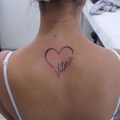 Tatouage de nom - 100 idées et styles de tatouage incroyables!