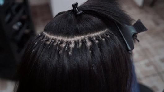 Mega Hair Microlink: qu'est-ce que c'est, comment l'appliquer, durée, prix et plus