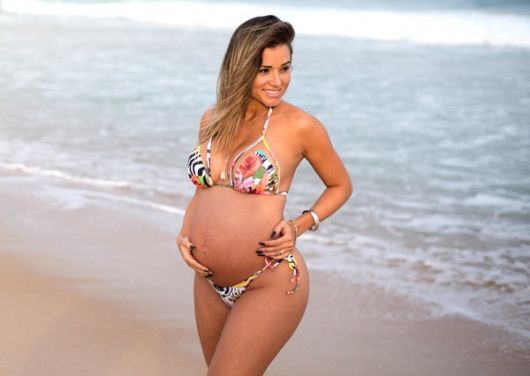 Bikini for Pregnant Women: Tips and 40 models to look beautiful in the summer