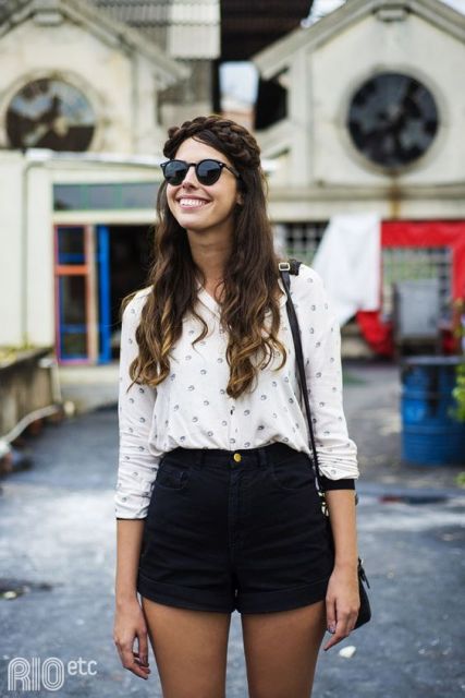 Look con i pantaloncini neri: imparate a creare 61 look entusiasmanti!
