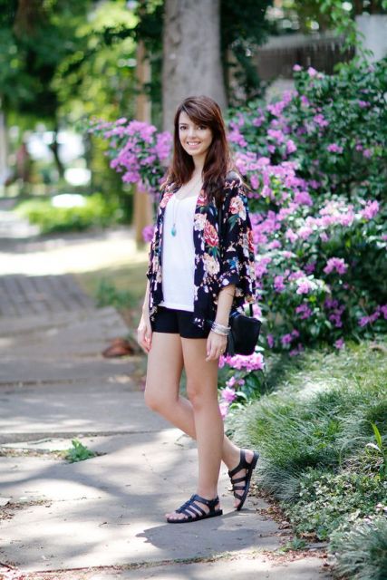 Looks with black shorts: learn how to compose 61 exciting looks!
