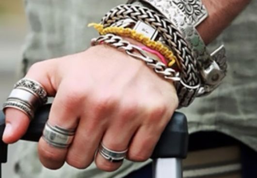 Mix of bracelets: a trend that is here to stay!