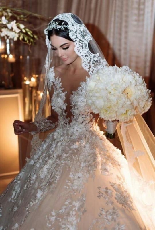 Bridal mantilla – 30 delicate models to impress!