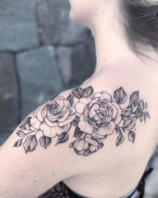 Tatouage d'épaule féminine - 81 inspirations parfaites et de nombreux conseils !