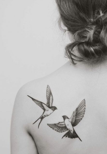 Tatouage d'épaule féminine - 81 inspirations parfaites et de nombreux conseils !