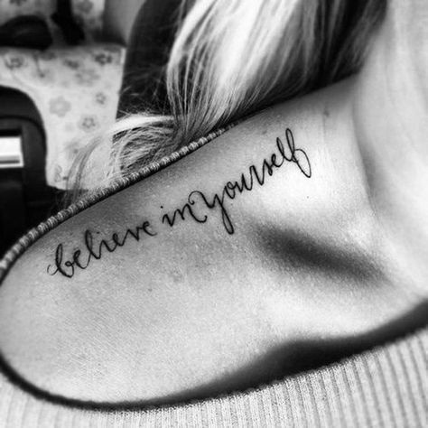 Tatouage d'épaule féminine - 81 inspirations parfaites et de nombreux conseils !