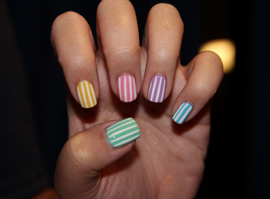 Decorated Striped Nails: Photos, Tips and Step by Step!