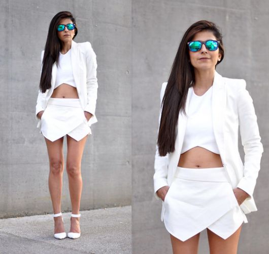 Comment porter du blanc court : photos, modèles et looks passionnés !