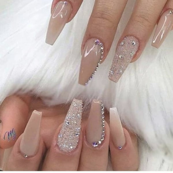 +100【MODÈLES D'ONGLES】– Styles et tendances 2022 !