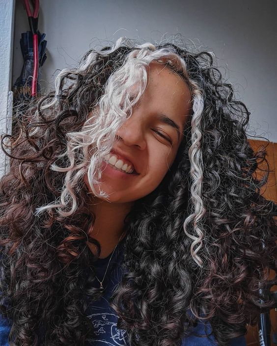 Front Mech in Curly Hair – 58 Beautiful Ideas!