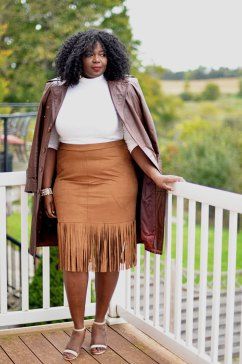 Suede skirt: what it is, models and tips to get the look right!