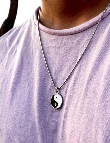 Yin Yang Necklace – The 30 Most Perfect Models for Couples and Friends!