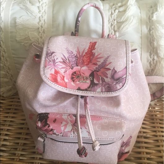 Mochila floral: ¡52 hermosas modelos con los estampados más apasionantes!